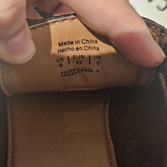 Men's Sustainable Vegan Shoes - Picture 2 of 3